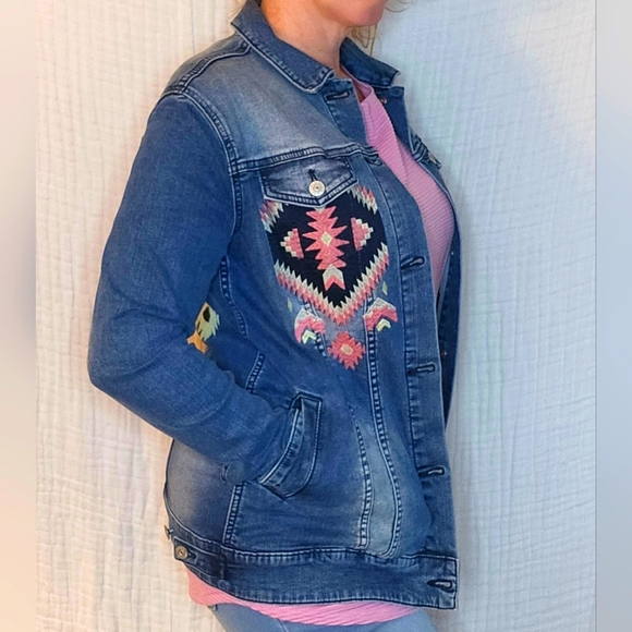 LuLaRoe "Jaxson" Style Embroidered Aztec Denim Jacket Size Small (6-8) - Picture 3 of 9